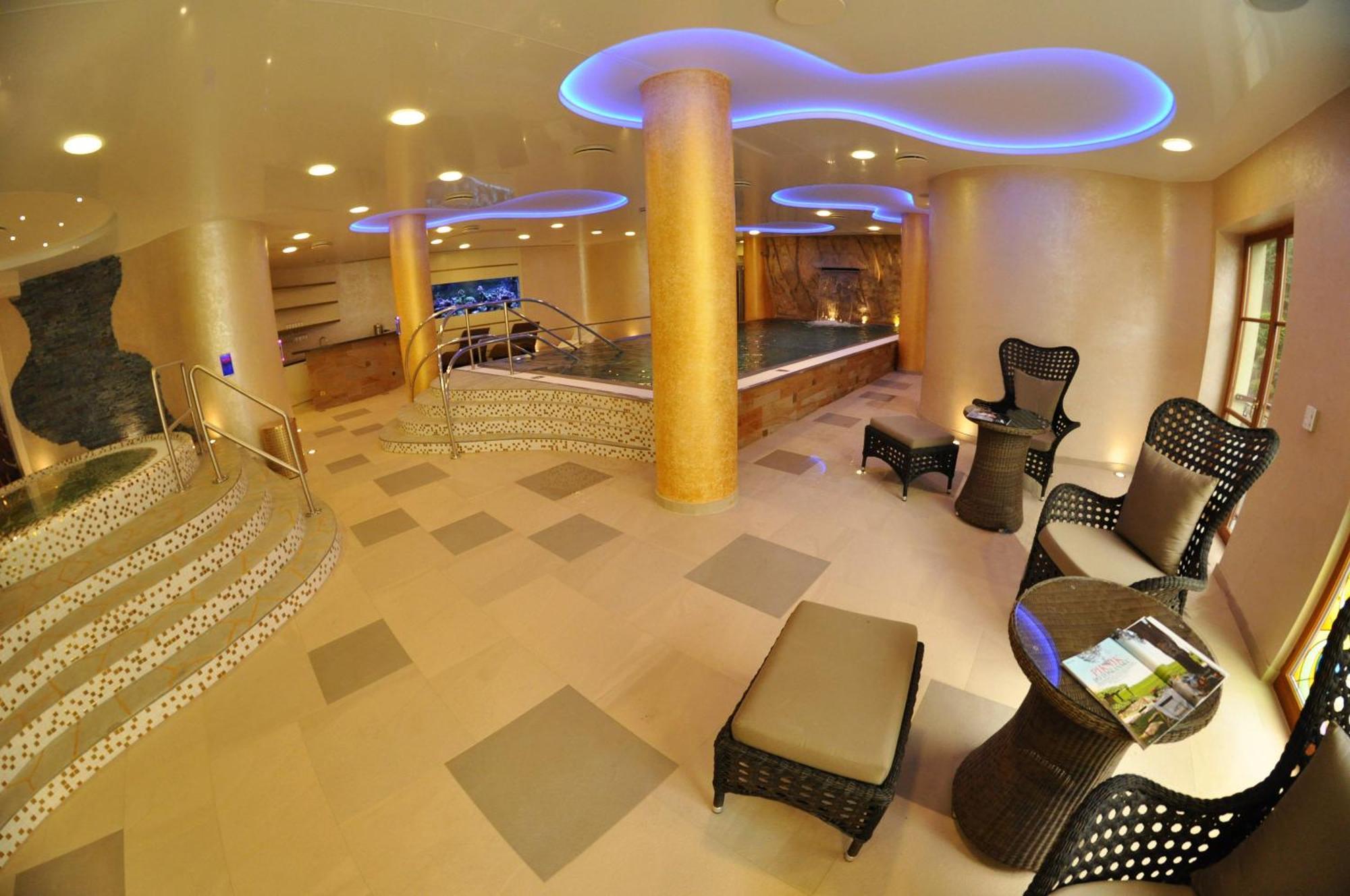 Boutique Hotel Ambiente ****+ Karlsbad Exterior foto