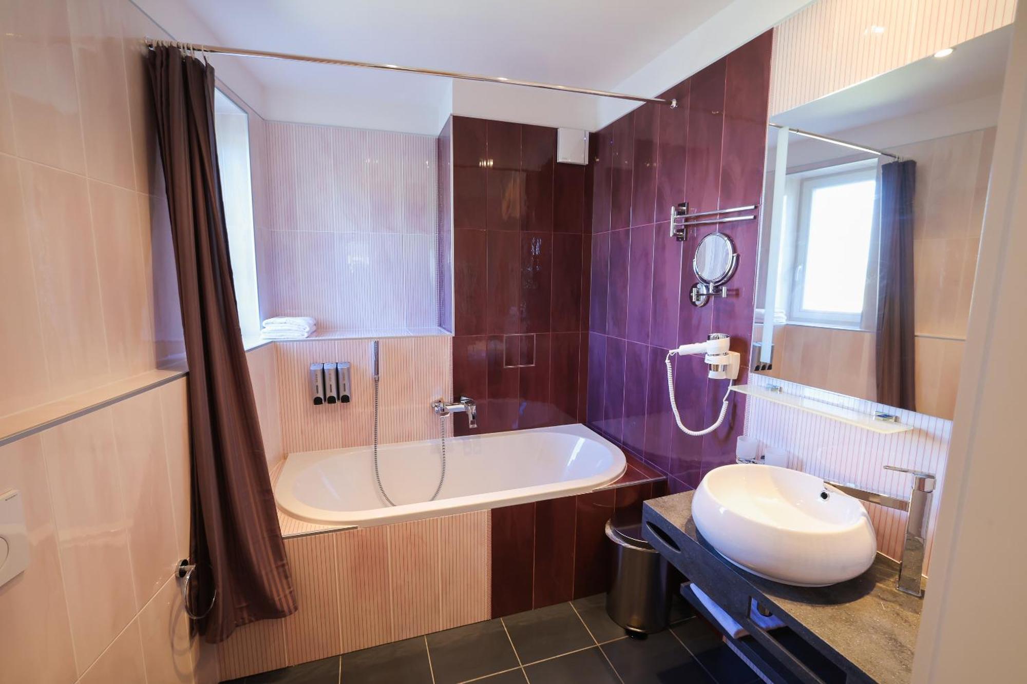 Boutique Hotel Ambiente ****+ Karlsbad Exterior foto