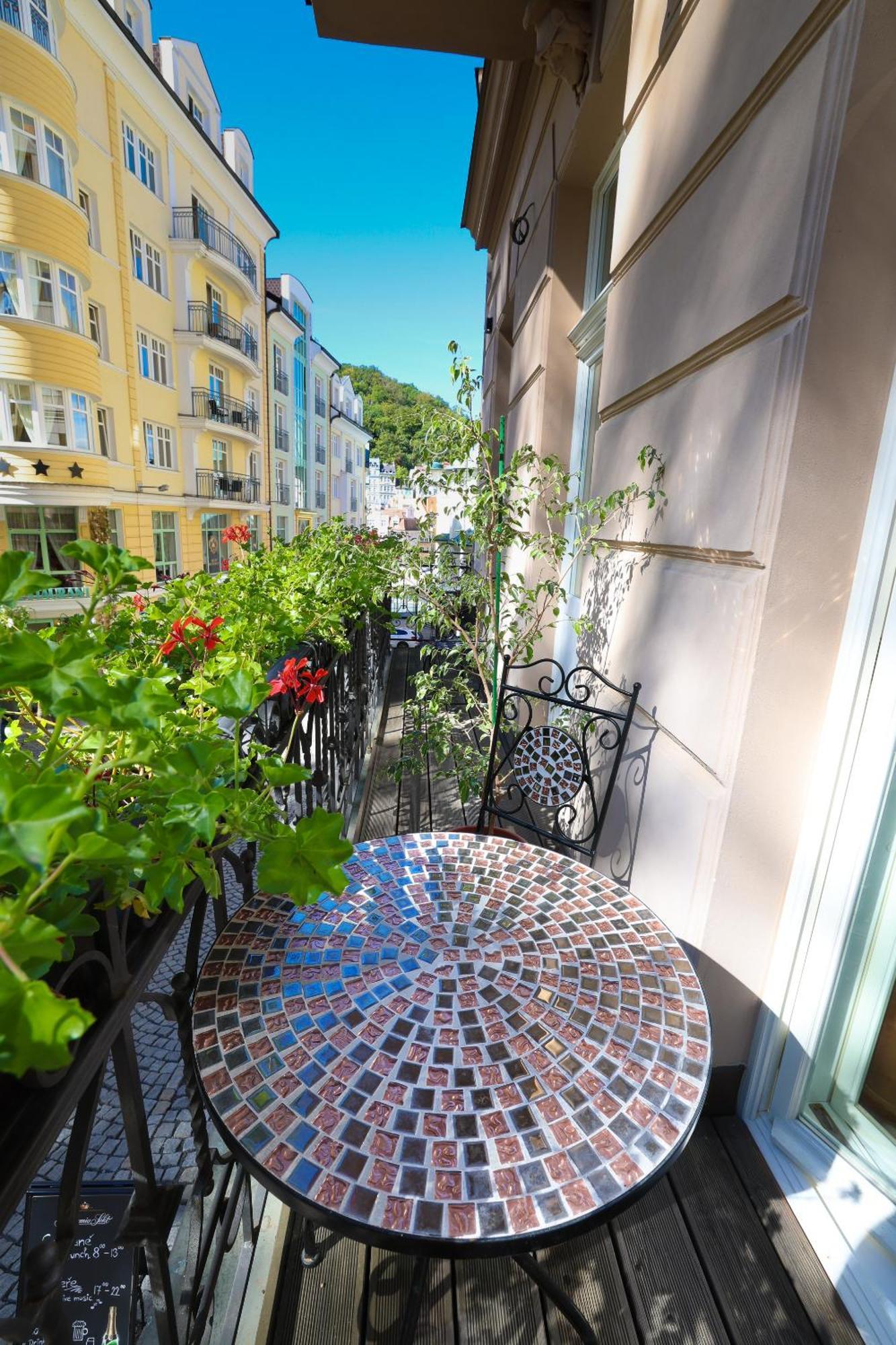 Boutique Hotel Ambiente ****+ Karlsbad Exterior foto